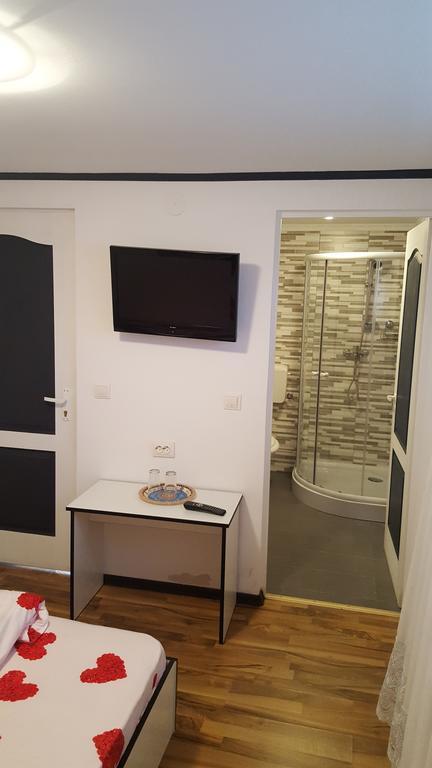 Casa Leo Apartman Hátszeg Kültér fotó
